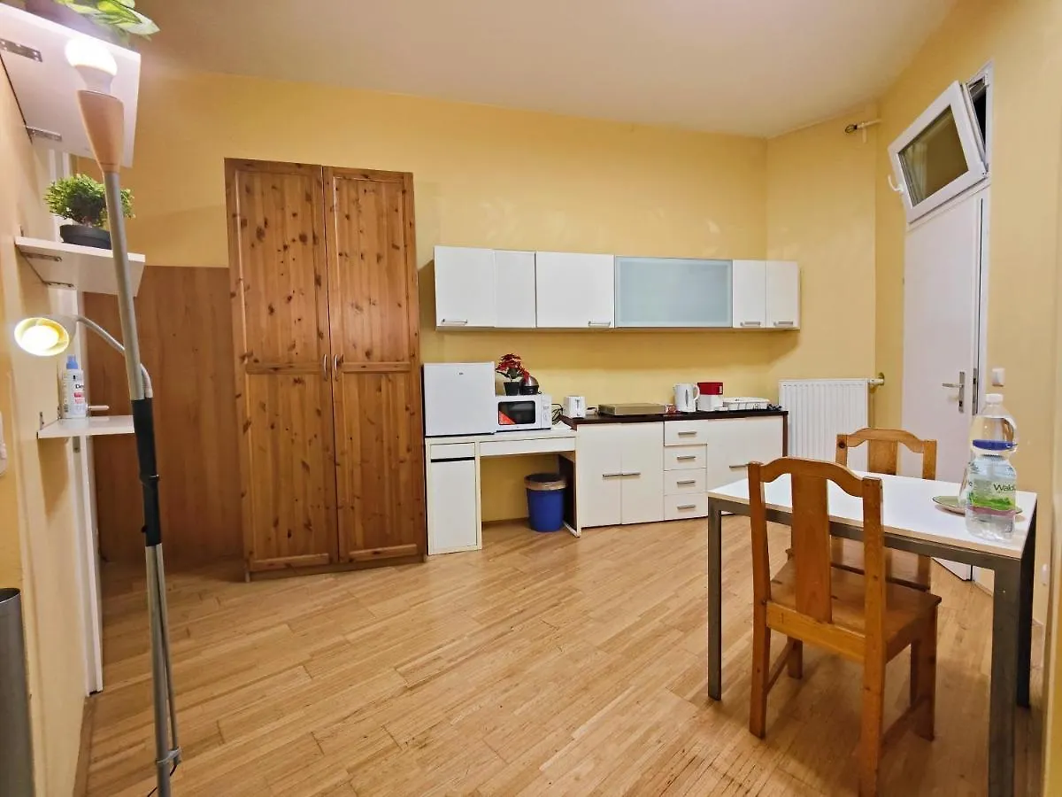 Lucky Star Of Vienna Apartment Homestay