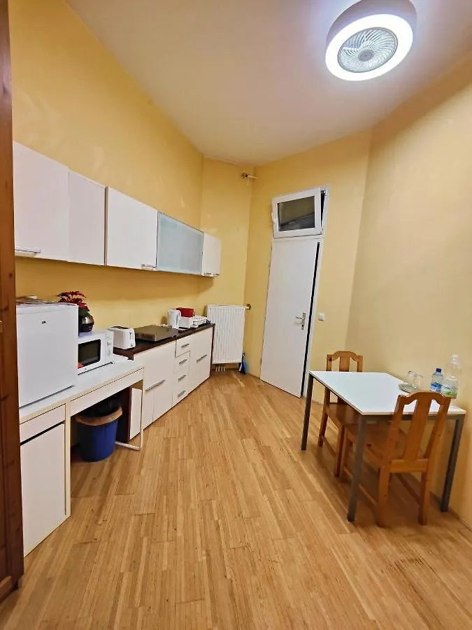 Lucky Star Of Vienna Apartment 0*,