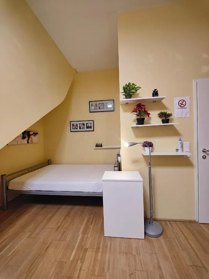Lucky Star Of Vienna Apartment Homestay